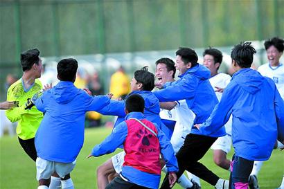 融入很快！广厦新双外援桑普森&塔克合砍44分16板5助攻（适应神速！广厦新双外援桑普森与塔克联手拿下44分16篮板5助攻）