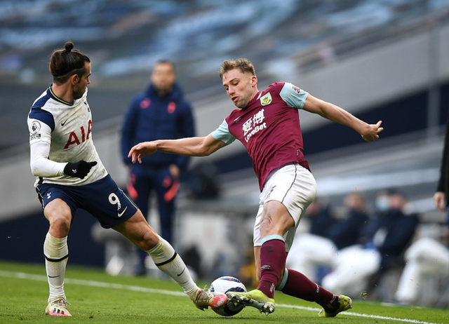 图雷怒喷瓜帅：他不是男人是毒蛇，把我当垃圾还不想我离队（图雷怒斥瓜帅：称其为毒蛇非男人，把我当垃圾却不让我走）