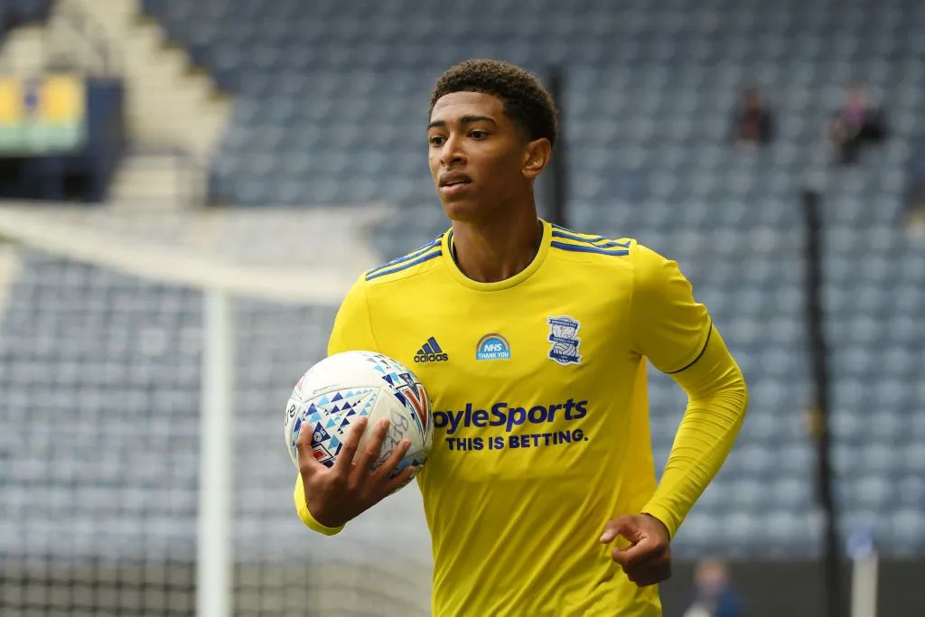 中国足球最悲情球队！梅州客家降级，球迷：再也不相信奇迹了！