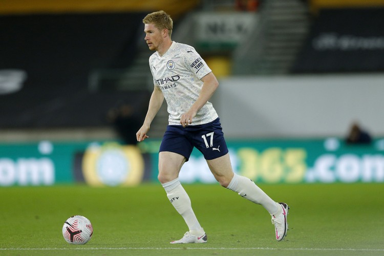 TA：利物浦目前看起来非常混乱，他们的卫冕梦想已支离破碎（TA：利物浦陷入混乱，卫冕之梦已成泡影）