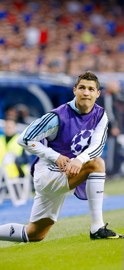 西甲前瞻：巴萨剑指7连胜巩固领跑，奥萨苏纳沦落保级军团（西甲前瞻：巴萨冲击七连胜稳固榜首，奥萨苏纳陷入保级泥潭）