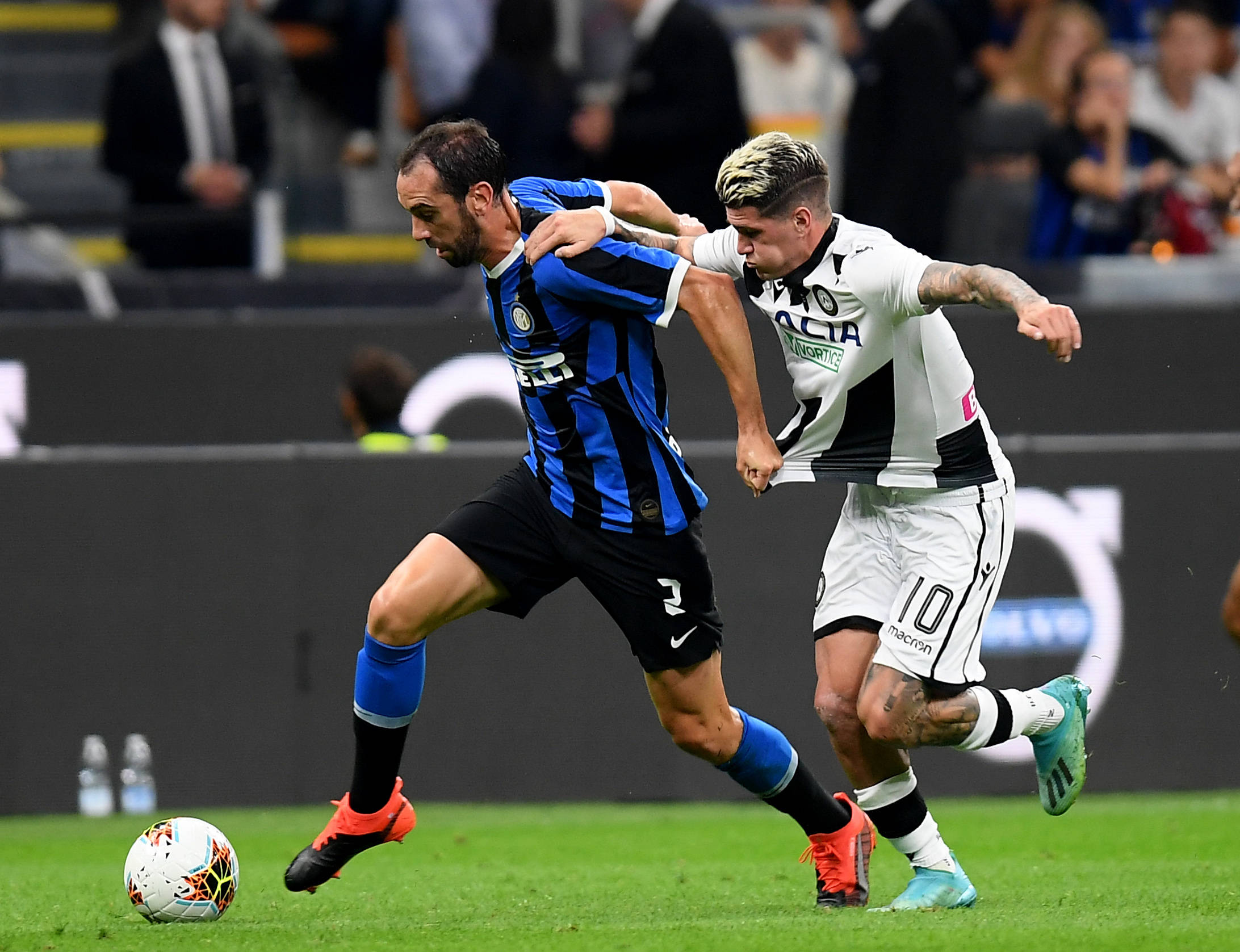 意媒：弗拉泰西对自己在国米的处境失望，愿意考虑冬窗离队（意媒：弗拉泰西对国米现状不满，或在冬窗寻求离队）