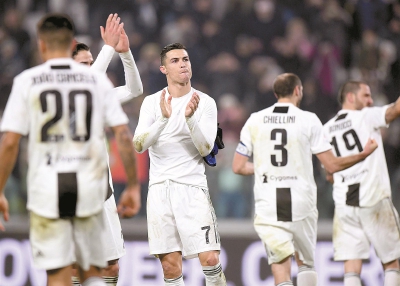 凯尔：我和施洛特贝克没矛盾；他的续约？在经济上我们尽全力（凯尔：与施洛特贝克无矛盾；续约问题我们在财务上已尽最大努力）