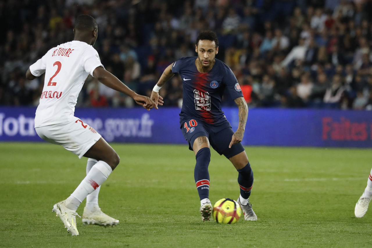 欧冠前瞻：帕福斯FC状态不俗，摩纳哥近期防守崩盘（欧冠前瞻：帕福斯FC势头正劲，摩纳哥近来防线告急）