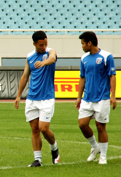 瓦拉内阿斯报专访：从20岁起我就一直带伤上阵（阿斯专访瓦拉内：自20岁起便带伤出战至今）