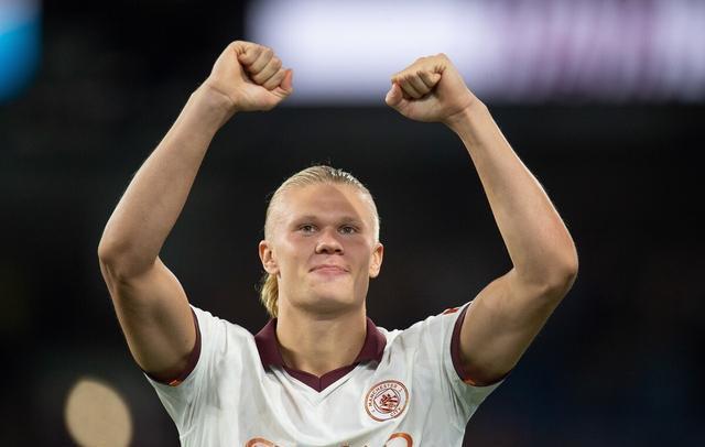 官方：刘殿座当选2025赛季中超最佳守门员，本赛季中超实现10次零封（官方确认：刘殿座荣膺2025赛季中超最佳门将，本季贡献10场零封）