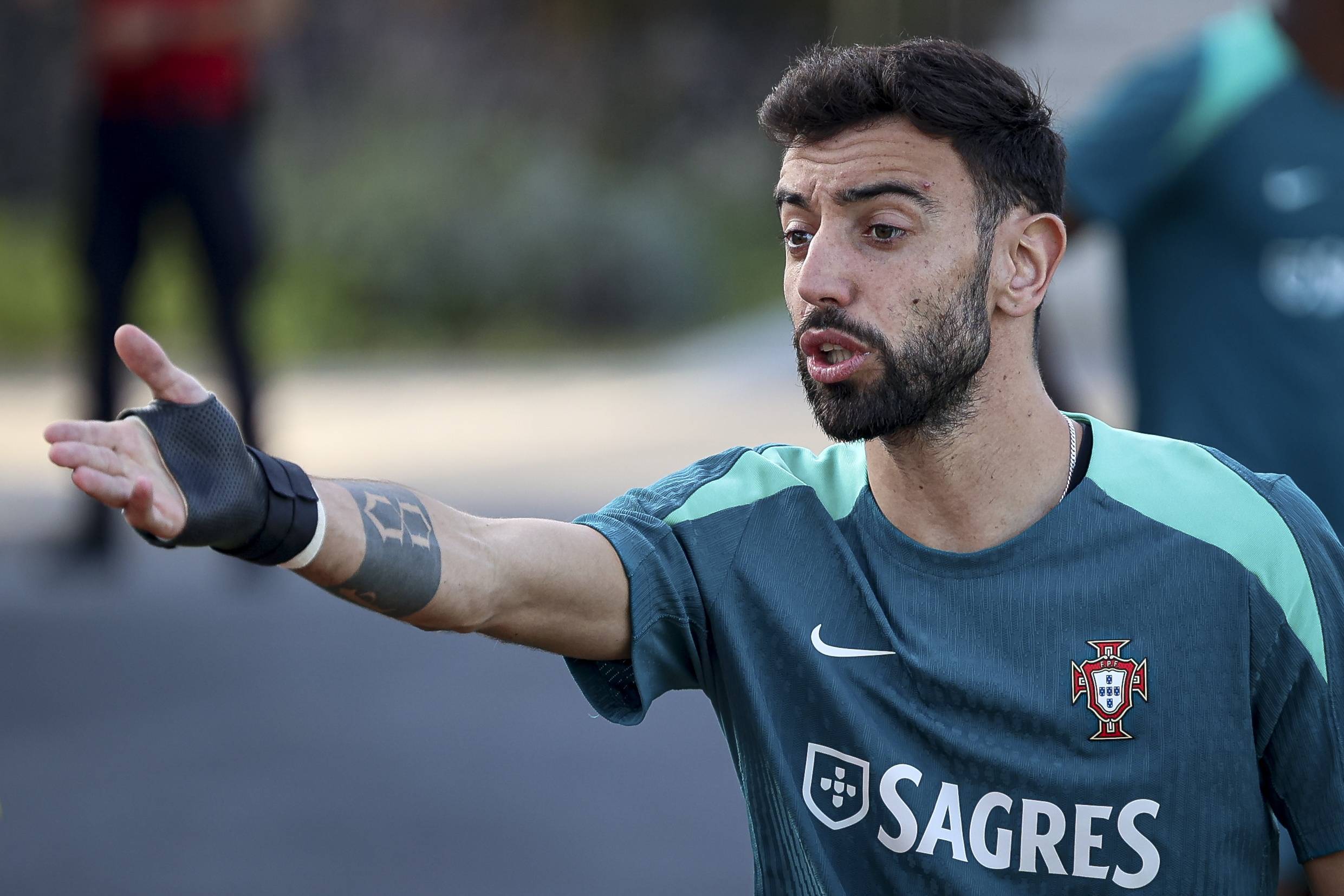 霍伊伦：人们有时会忘记我才22岁，我每天都在努力变得更好（霍伊伦：别忘了我才22岁，我每天都在努力提升自己）