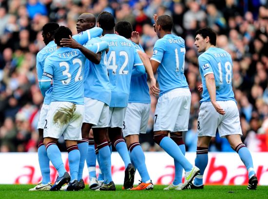 媒体人：跨年制度是迟早要考虑的，跨了才能真正融入世界体系（媒体人：跨年赛制势在必行，迈过去方能融入全球体系）