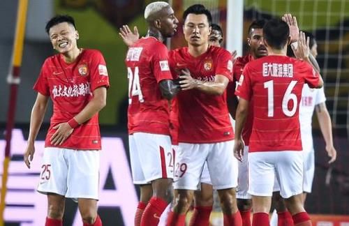 穆里尼奥迎来两场关键战，狂人依然骄傲，本赛季大有希望夺冠（穆里尼奥两场硬仗在即，狂人依旧桀骜，本季冲冠前景可期）