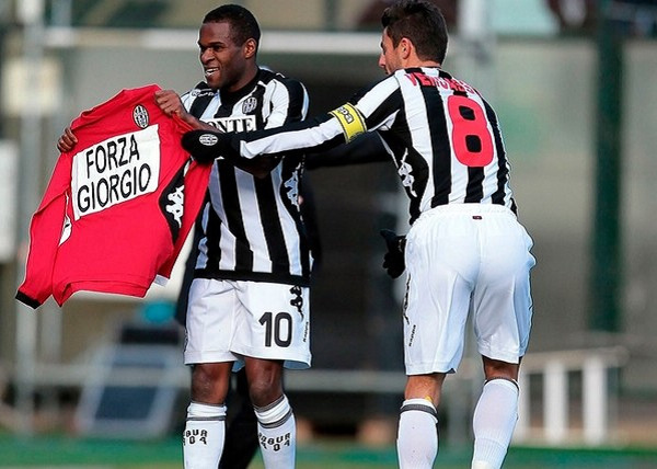 迪亚斯本赛季19场已送出6次助攻，超过上赛季整个赛季（迪亚斯本季19场6助攻，已超过上赛季整季数据）