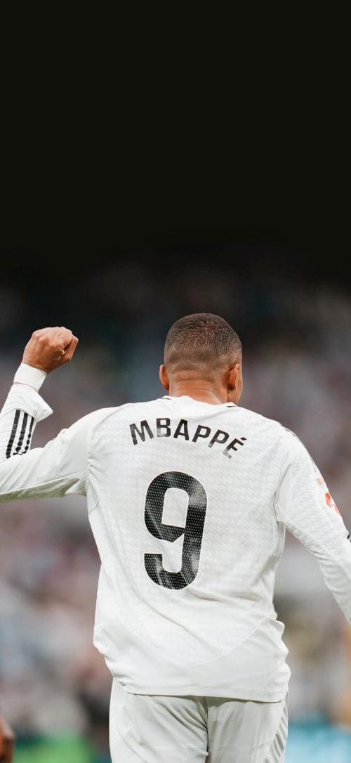 北青：2025年是北京足球丰收年，一年斩获六项冠军（北青：北京足球2025迎丰收年，全年收获六冠）