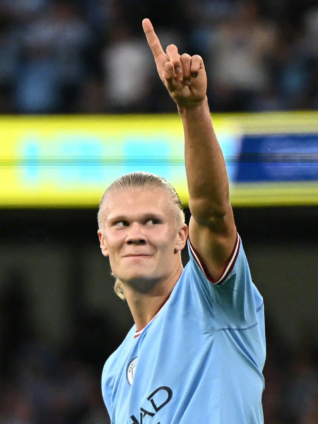 马卡：弗里克希望球队有更多休息，因此取消欧冠赛前踩场训练（马卡报：为让球队多休息，弗里克取消欧冠赛前踩场训练）