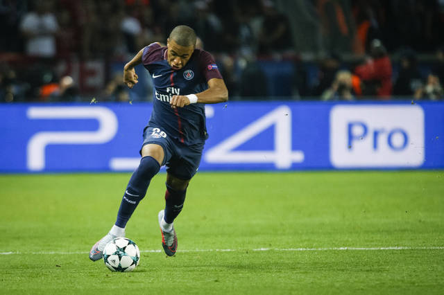 主场0-2告负，皇马各项赛事对塞尔塔19场不败和11连胜被终结（主场0-2不敌，皇马对塞尔塔各项赛事19场不败与11连胜纪录告终）