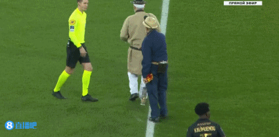 弗洛伦蒂诺指责特瓦斯加入足协董事会，但其本人亦曾加入数年（弗洛伦蒂诺抨击特瓦斯入足协董事会，自己此前亦在任数年）